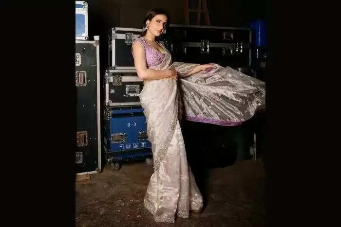 फातिमा सना शेख और विजय वर्मा की रोमांटिक तस्वीरें: 'गुस्ताख इश्क' से पहले का जादू