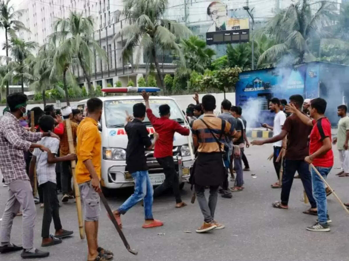 बांग्लादेश में राजनीतिक हिंसा: एनसीपी समर्थकों पर बीएनपी का हमला