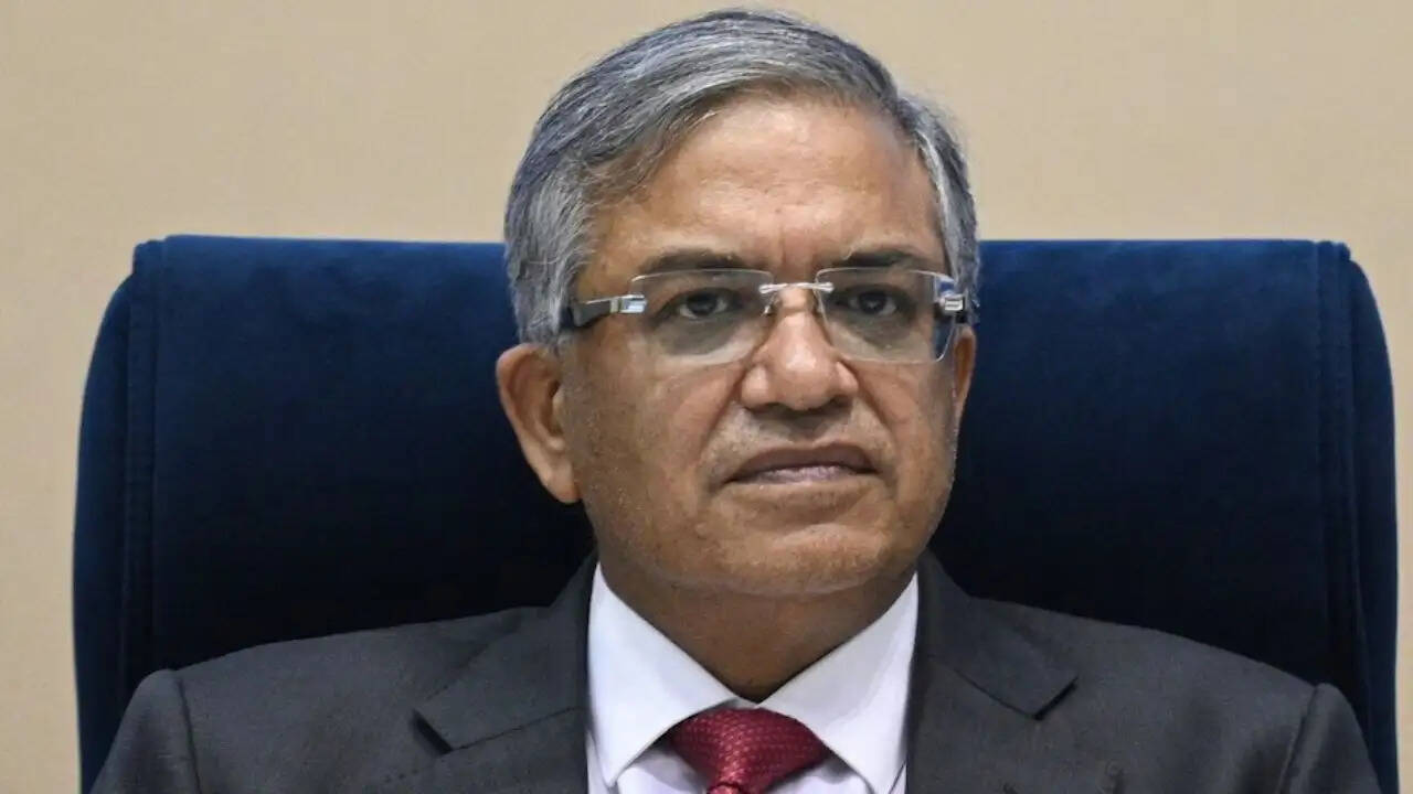 क्या मुख्य चुनाव आयुक्त ज्ञानेश कुमार की विदाई की तैयारी है? विपक्ष ने उठाया बड़ा सवाल