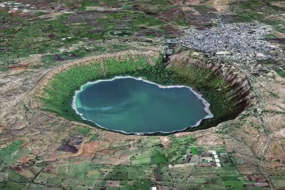 लोनार क्रेटर: एक अद्भुत प्राकृतिक चमत्कार