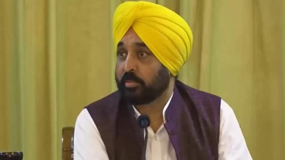 पंजाब में लैंड पूलिंग नीति पर विवाद: AAP के नेताओं ने उठाई आवाज