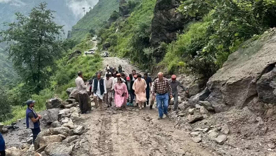 हिमाचल प्रदेश में बाढ़ से मची तबाही, कंगना रनौत ने दी सफाई