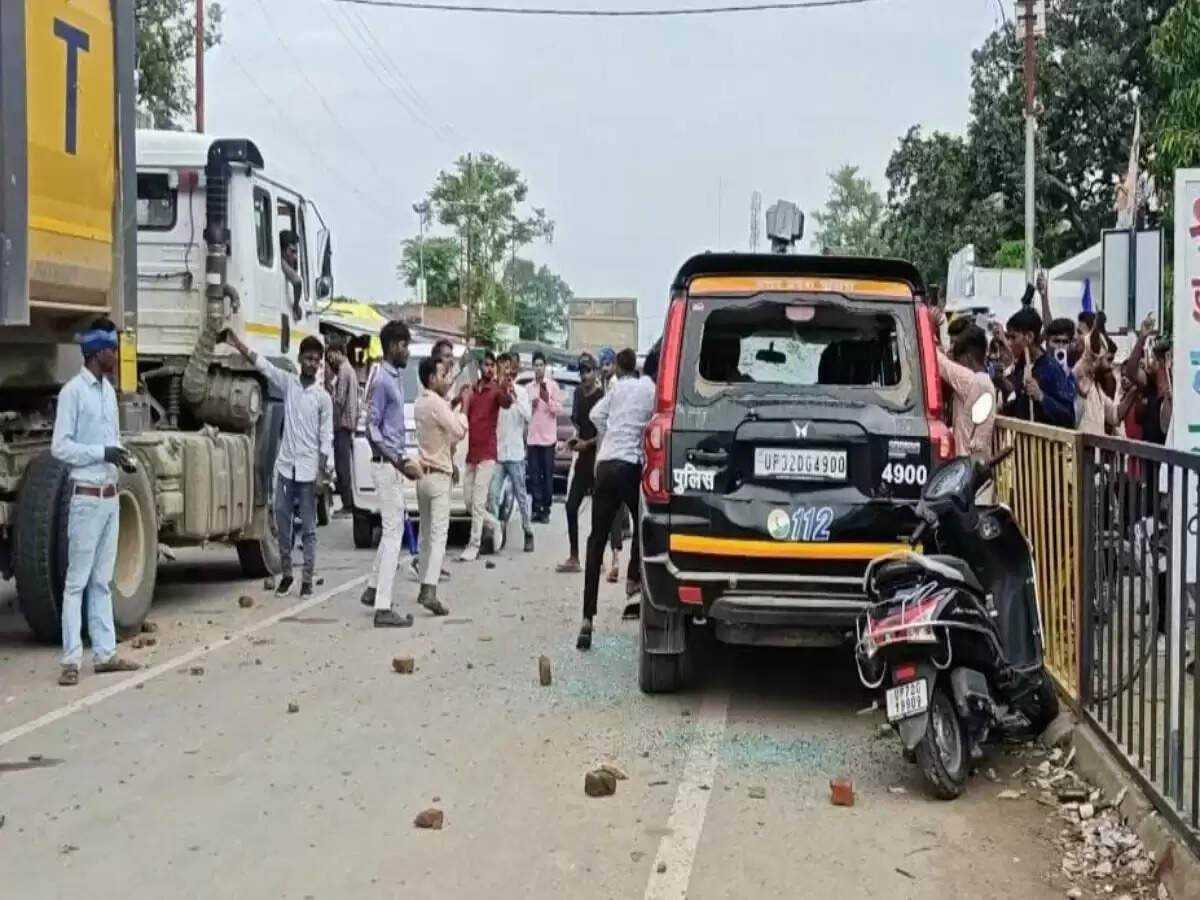 भीम आर्मी प्रमुख चंद्रशेखर आजाद को गांव में प्रवेश से रोका गया, विरोध प्रदर्शन भड़का