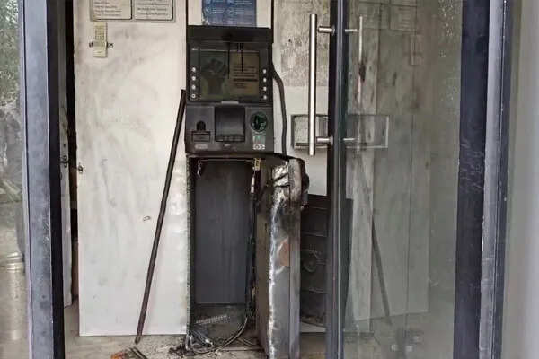 जालंधर में एटीएम चोरी: 45 लाख रुपये लेकर फरार हुए चोर