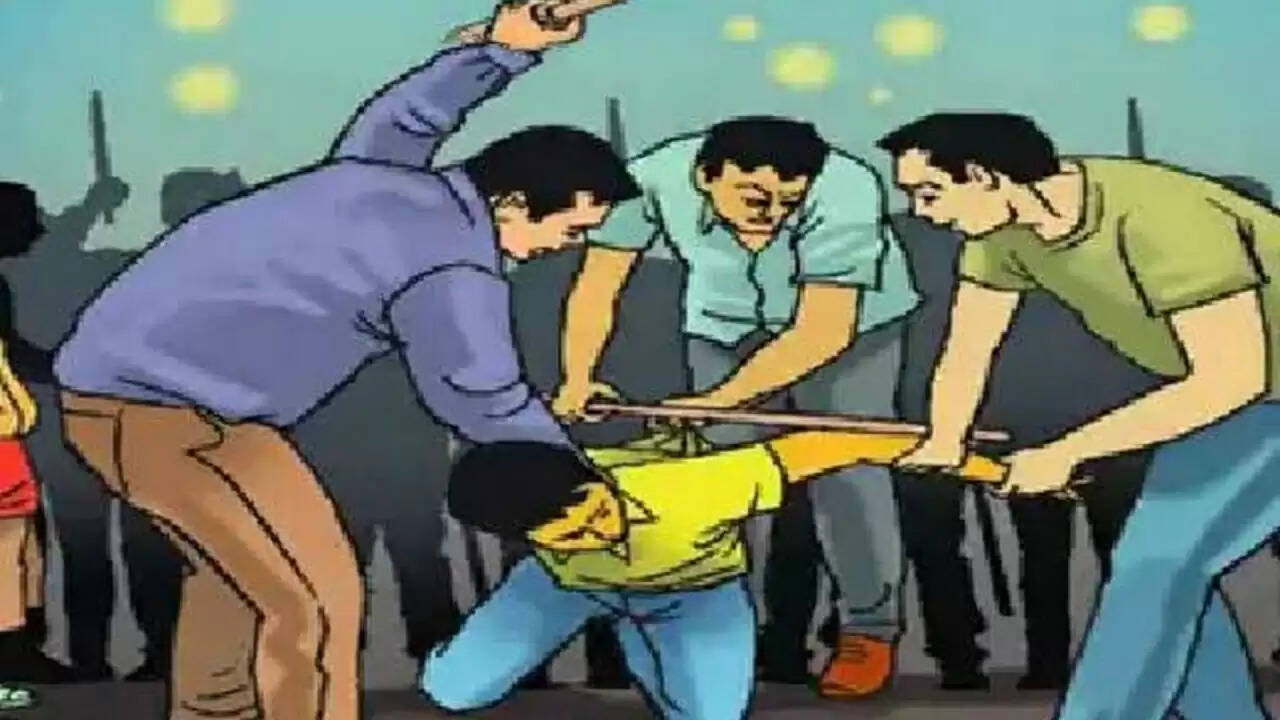 दिल्ली में जिम संचालक परिवार पर हमला: पत्नी के साथ छेड़छाड़ और बेटे की पिटाई