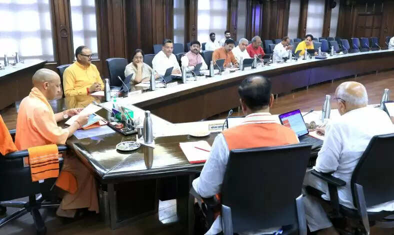 योगी कैबिनेट की बैठक में 37 प्रस्तावों पर लगी मुहर, महिलाओं के लिए रजिस्ट्री में छूट