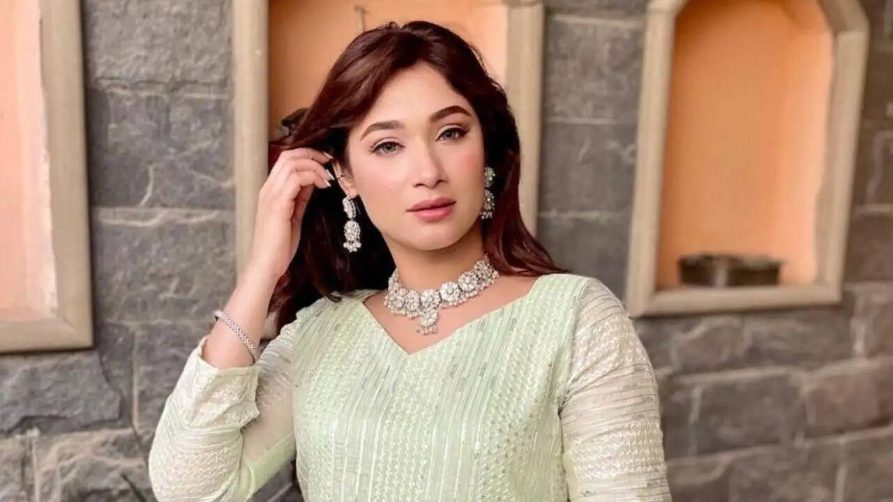 पाकिस्तानी एक्ट्रेस शमीम खान का विवादास्पद बयान: क्या दूसरी शादी सही है?
