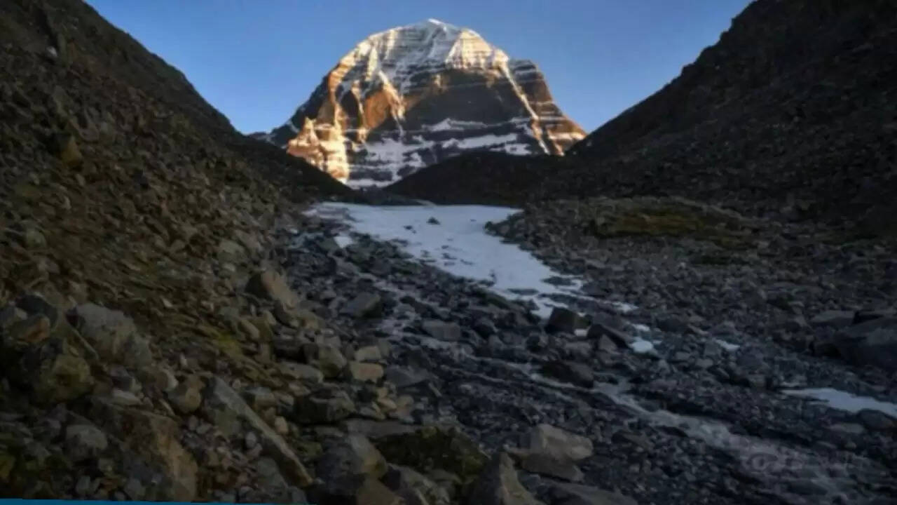 कैलाश मानसरोवर यात्रा: चार धर्मों में महत्व और आध्यात्मिकता