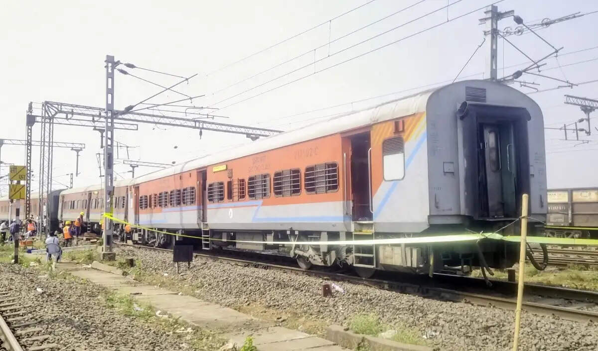 भारत के बुनियादी ढांचे में आपदा जोखिम प्रबंधन की कमी पर रिपोर्ट