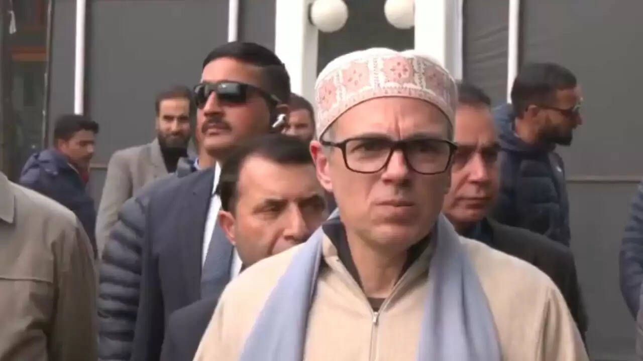 बिहार में नीतीश कुमार का बुर्का विवाद: उमर अब्दुल्ला की तीखी प्रतिक्रिया