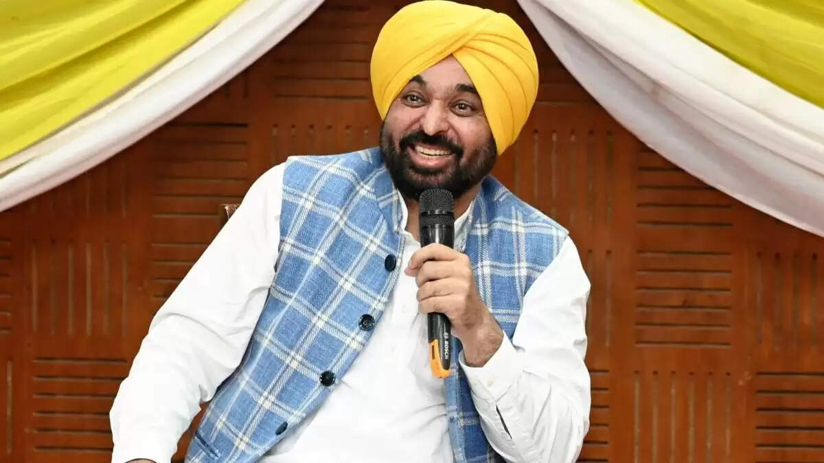 पंजाब के मुख्यमंत्री ने 54,422 युवाओं को नौकरी पत्र सौंपे, योग्यता पर जोर