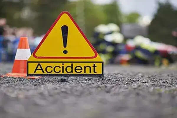 हरियाणा में स्कूल गेट पर ट्राले का हादसा, बड़ा संकट टला
