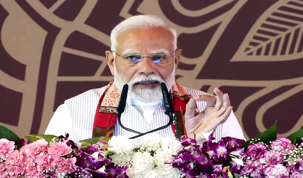 प्रधानमंत्री मोदी ने स्वदेशी उत्पादों को बढ़ावा देने का किया आह्वान