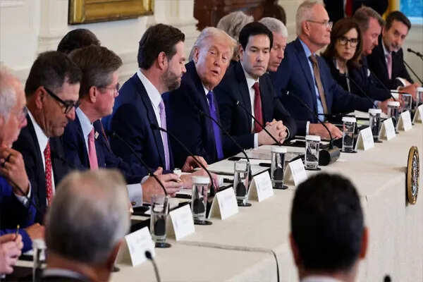 ट्रंप का वेनेजुएला में निवेश को लेकर अमेरिकी कंपनियों से सामना