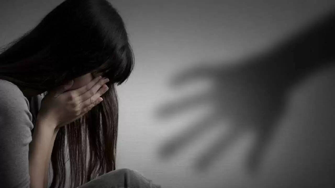 मध्य प्रदेश अस्पताल में नर्सिंग छात्राओं ने डॉक्टर पर लगाया उत्पीड़न का आरोप