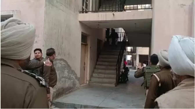 गुरदासपुर में पूर्व सैनिक ने पत्नी और सास की हत्या की, फिर आत्महत्या की