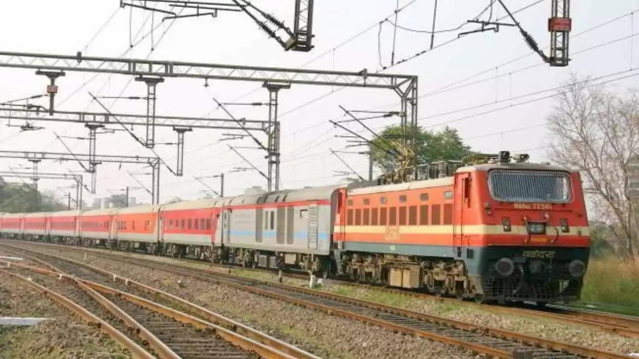 भारतीय रेलवे में किराए में बदलाव: जानें नई दरें और नियम