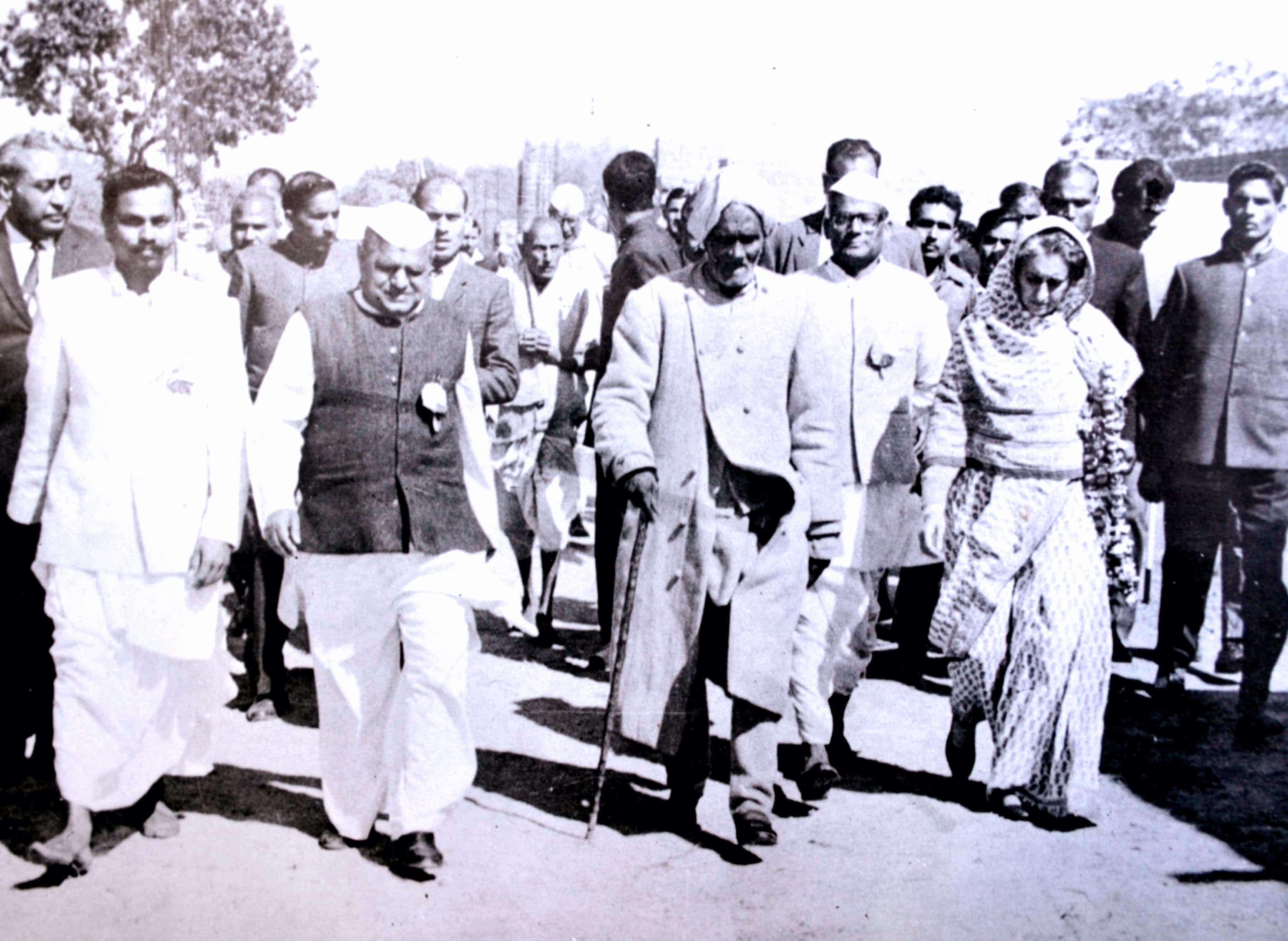 लोकसभा चुनावः जब एक संत के चुनाव प्रचार के लिए हमीरपुर आई थीं इंदिरा गांधी