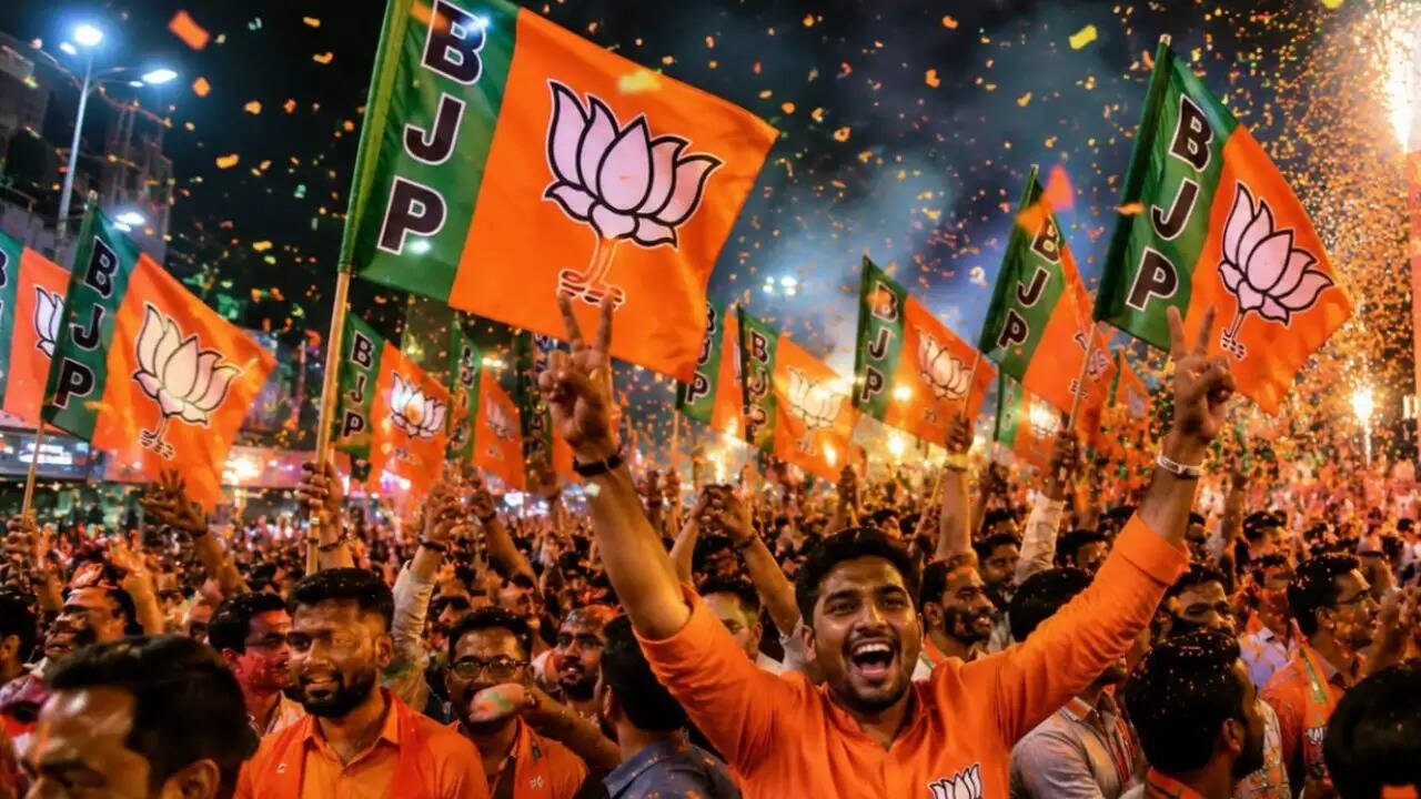 झारखंड में राजनीतिक हलचल: क्या हेमंत सोरेन की सरकार को चुनौती दे पाएगी BJP?
