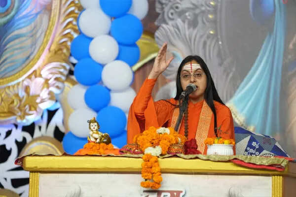 कृष्ण के मथुरागमन की कथा: वीरता और बलिदान का संदेश