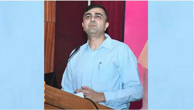 आईएएस अधिकारी अभिषेक प्रकाश की बहाली, सचिव सामान्य प्रशासन के रूप में तैनात