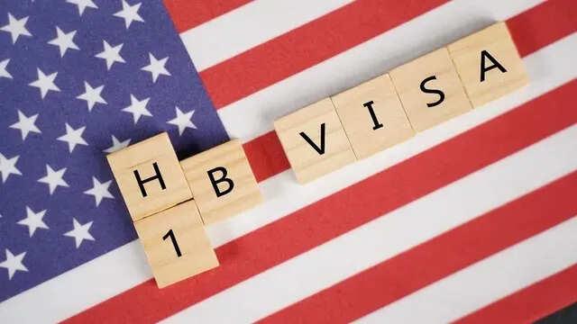 H1-B वीजा धारकों के लिए अमेरिका में बढ़ता संकट