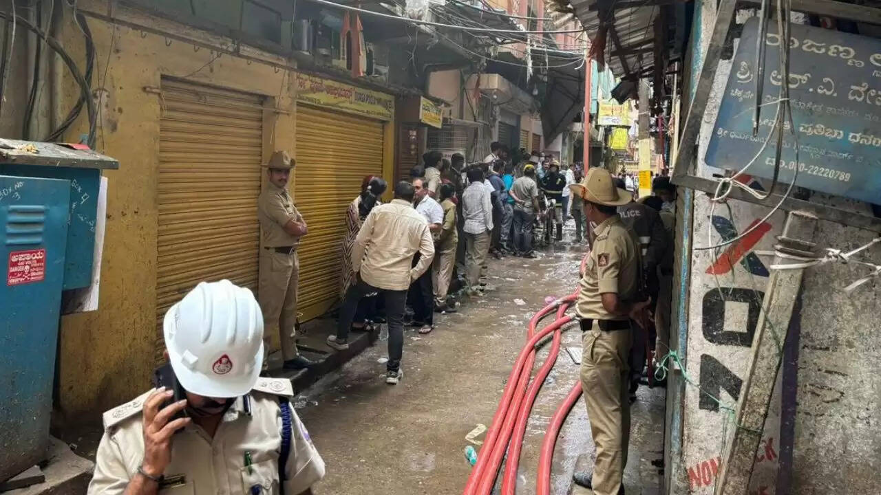 बेंगलुरु में प्लास्टिक फैक्ट्री में आग से पांच की मौत, बचाव कार्य जारी