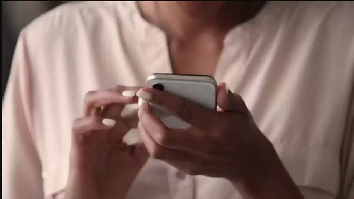 गुरुग्राम में महिला शिक्षिका की गिरफ्तारी: नाबालिग छात्र के साथ अवैध संबंध का मामला