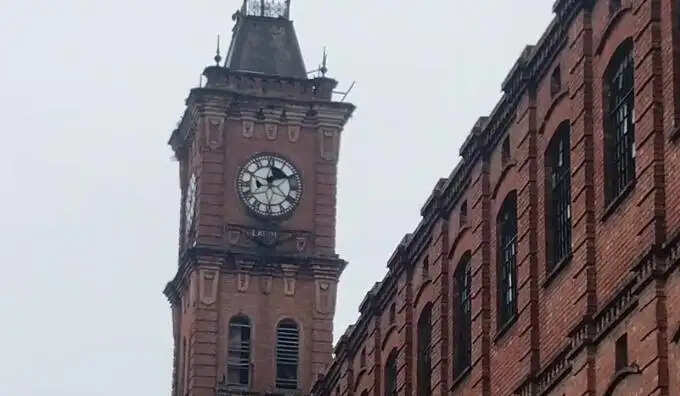 कानपुर : अपने आंचल में गौरवशाली अतीत समेटे है लाल इमली, उत्पादन बंद लेकिन अभी उम्मीद में हैं श्रमिक और उद्यमी