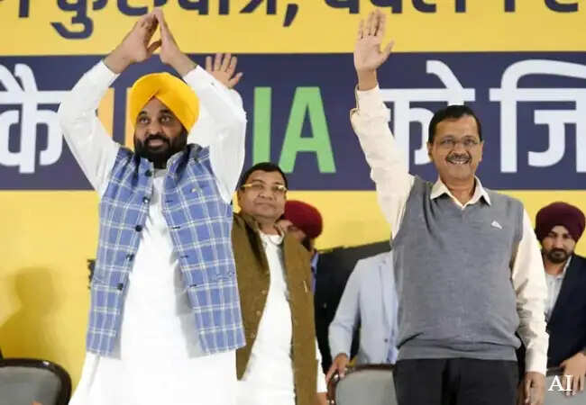 आम आदमी पार्टी का पंजाब में सियासी संकट: विधायकों की बैठक का आयोजन