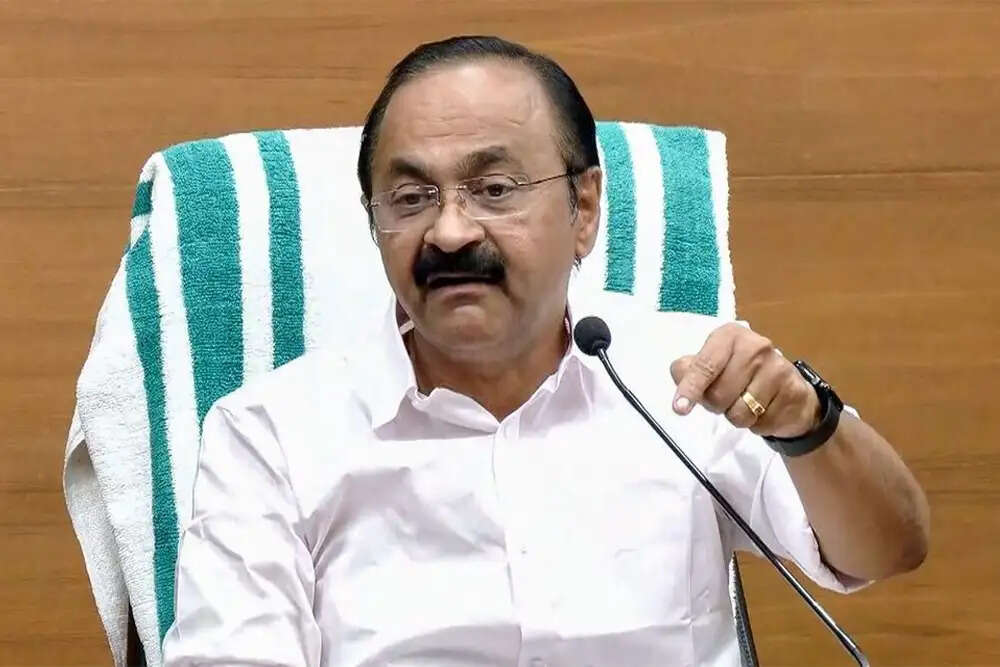 केरल के मुख्यमंत्री का बजट पर ध्यान केंद्रित, आर्थिक स्थिति पर चर्चा जारी