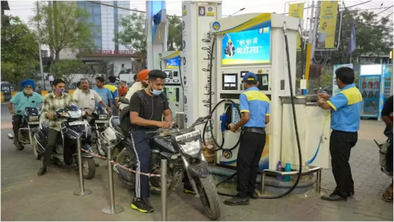 भारत में पेट्रोल और डीजल की नई कीमतें: 18 अक्टूबर 2025 का अपडेट