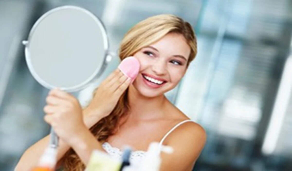 गर्मियों में स्किन की देखभाल के लिए नेचुरल क्लींजर बनाने के उपाय