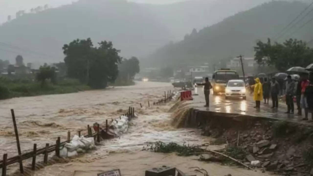 नेपाल में मूसलधार बारिश से आई तबाही: 22 लोगों की मौत, राहत कार्य प्रभावित