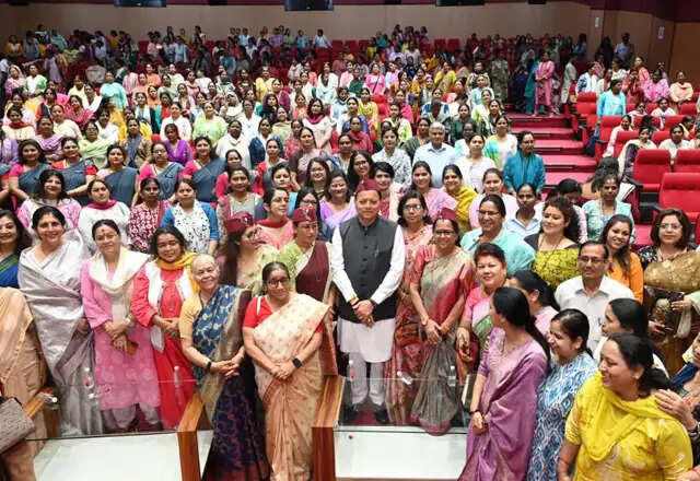 उत्तराखंड में नारी शक्ति वंदन सम्मेलन: महिलाओं के लिए 33% आरक्षण का ऐतिहासिक कदम