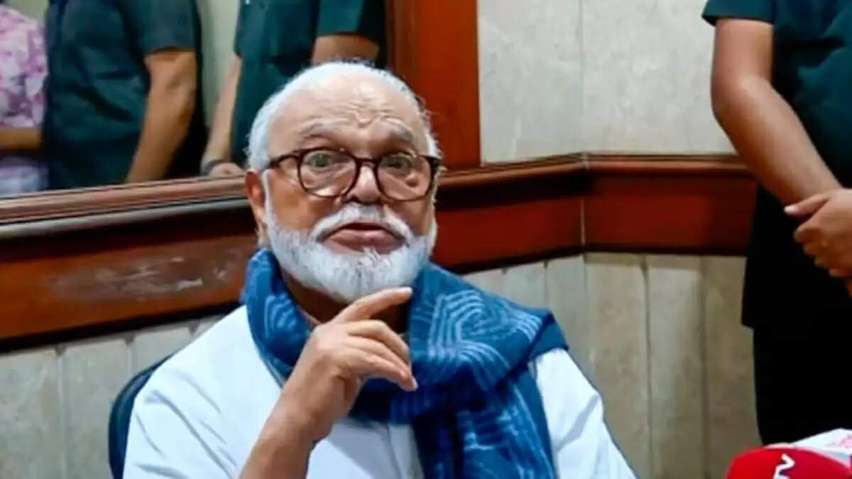मंत्री छगन भुजबल का पासपोर्ट आग में क्षतिग्रस्त, अदालत ने यात्रा की अनुमति बढ़ाई