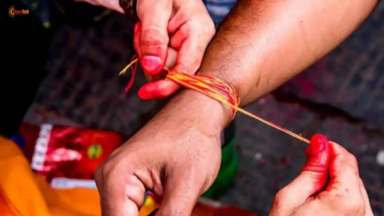 कलावा बांधने के नियम और महत्व: जानें कैसे करें सही तरीके से