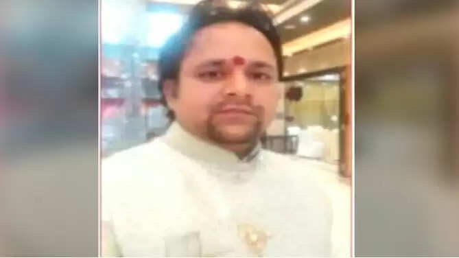 पीलीभीत में विश्व हिंदू परिषद के संगठन मंत्री की गिरफ्तारी, वसूली के आरोप