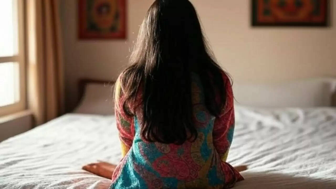 मिर्जापुर में 17 वर्षीय किशोरी की अनोखी पहचान: डॉक्टरों को भी हैरान किया