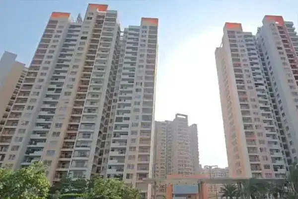 गुरुग्राम में पिता ने बेटी को 23वीं मंजिल से फेंका, खुद भी कूदकर की आत्महत्या