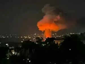 पाकिस्तान-अफगानिस्तान सीमा पर तनाव: एयरस्ट्राइक में 10 की मौत