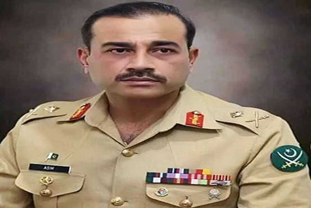पाकिस्तान के जनरल मुनीर की नई वैश्विक पहचान: अमेरिका में लंच और बढ़ती प्रतिष्ठा