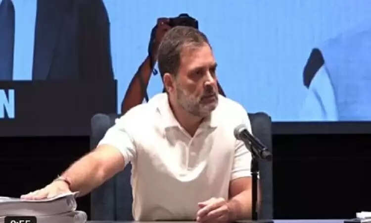 राहुल गांधी का चुनाव आयोग पर गंभीर आरोप: वोटिंग में धांधली का दावा