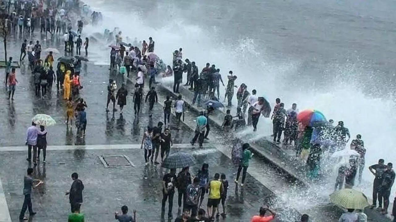 मुंबई में येलो अलर्ट: भारी बारिश और हाई टाइड की चेतावनी