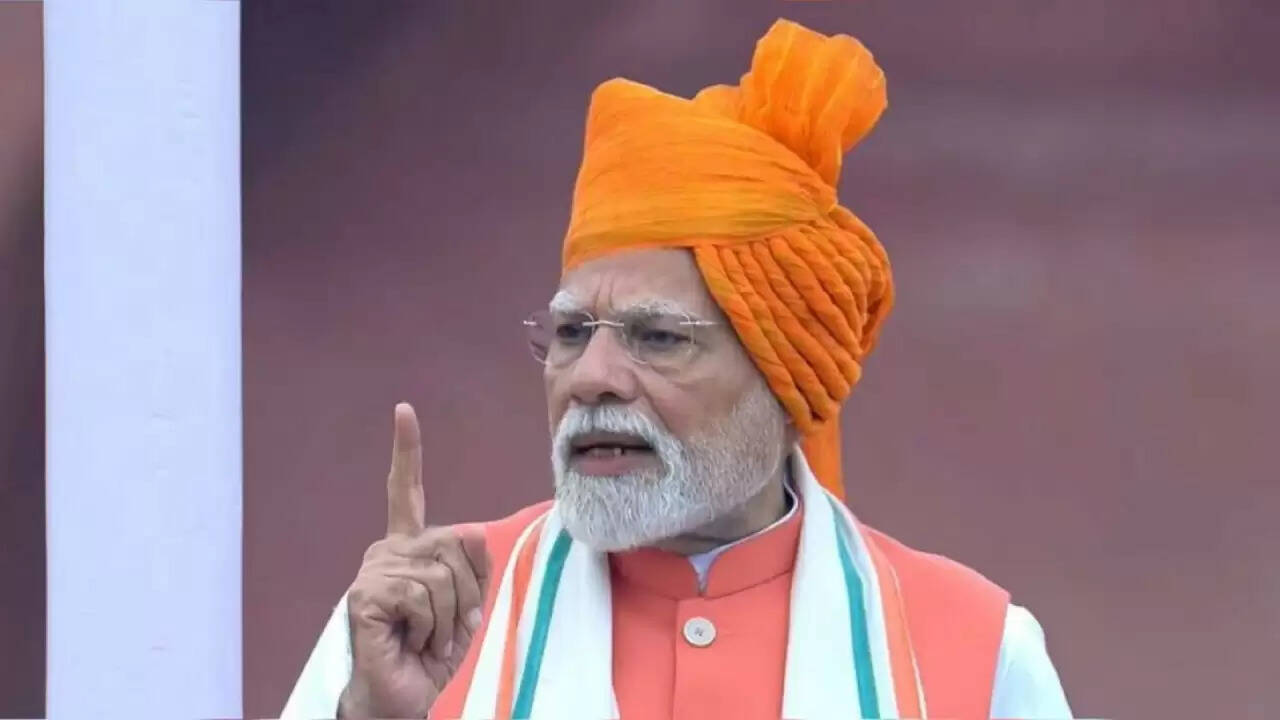 PM मोदी का ऐतिहासिक भाषण: स्वतंत्रता दिवस पर 100 मिनट से अधिक का रिकॉर्ड