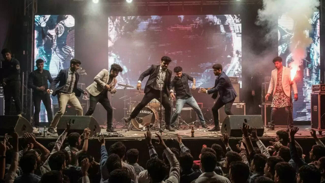 बांग्लादेश में रॉक कॉन्सर्ट से पहले हिंसा, छात्रों में अफरा-तफरी