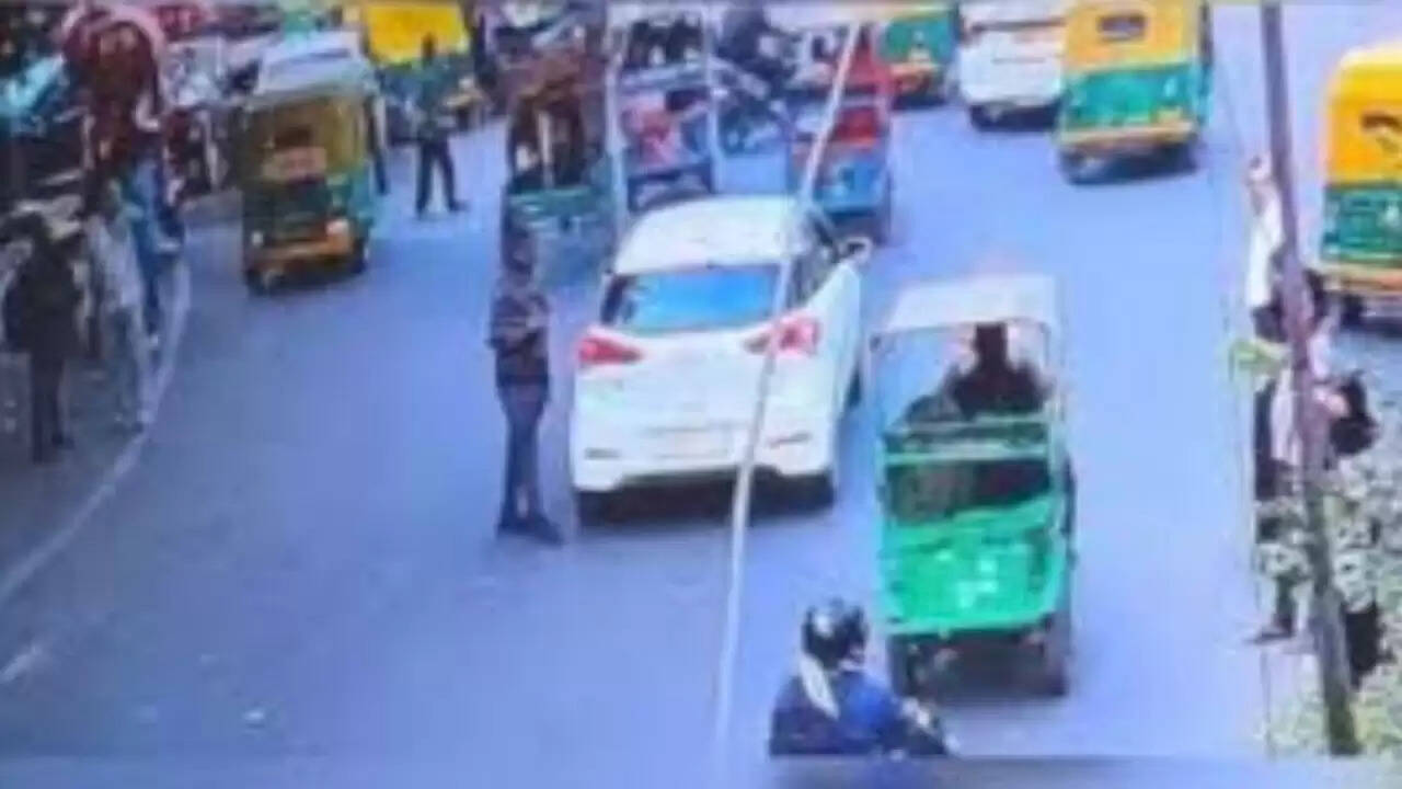 दिल्ली के लाल किले के पास धमाके की नई जानकारी: आत्मघाती नहीं था हमला