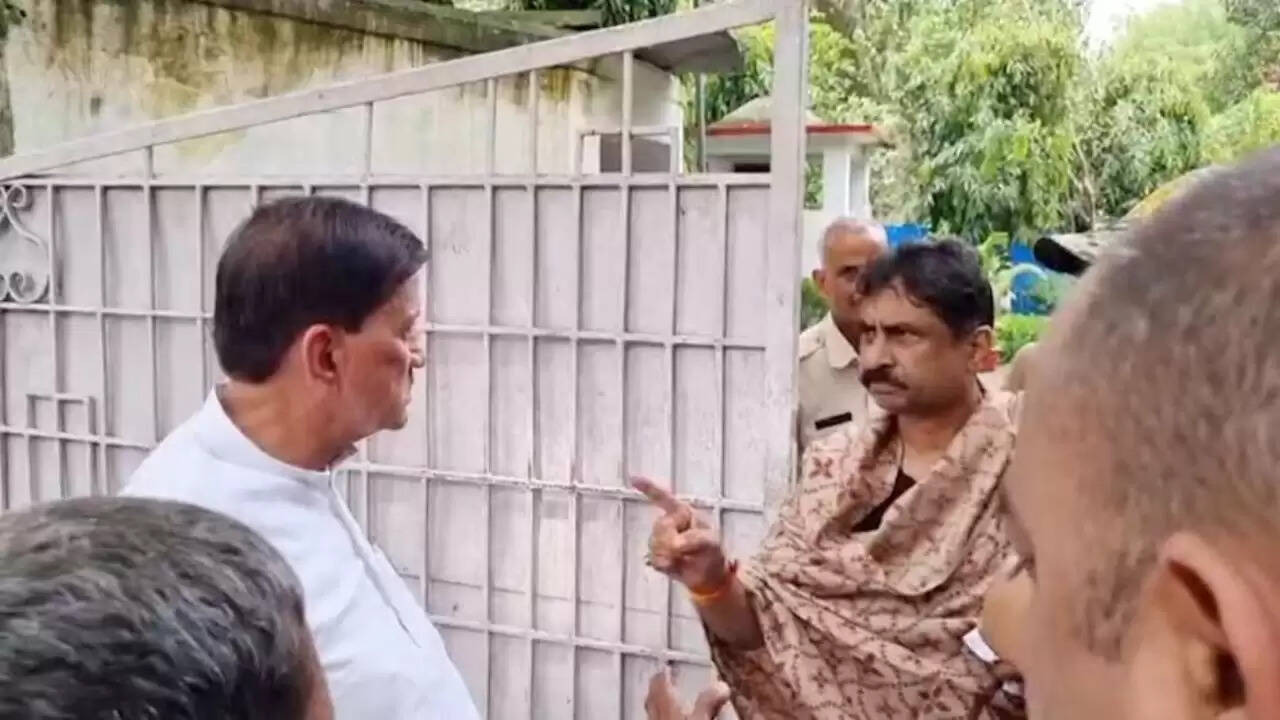 भिंड में खाद की किल्लत पर विधायक और कलेक्टर के बीच विवाद