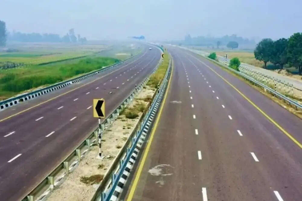 योगी आदित्यनाथ ने गंगा एक्सप्रेसवे को 15 दिन टोल-फ्री रखने की घोषणा की