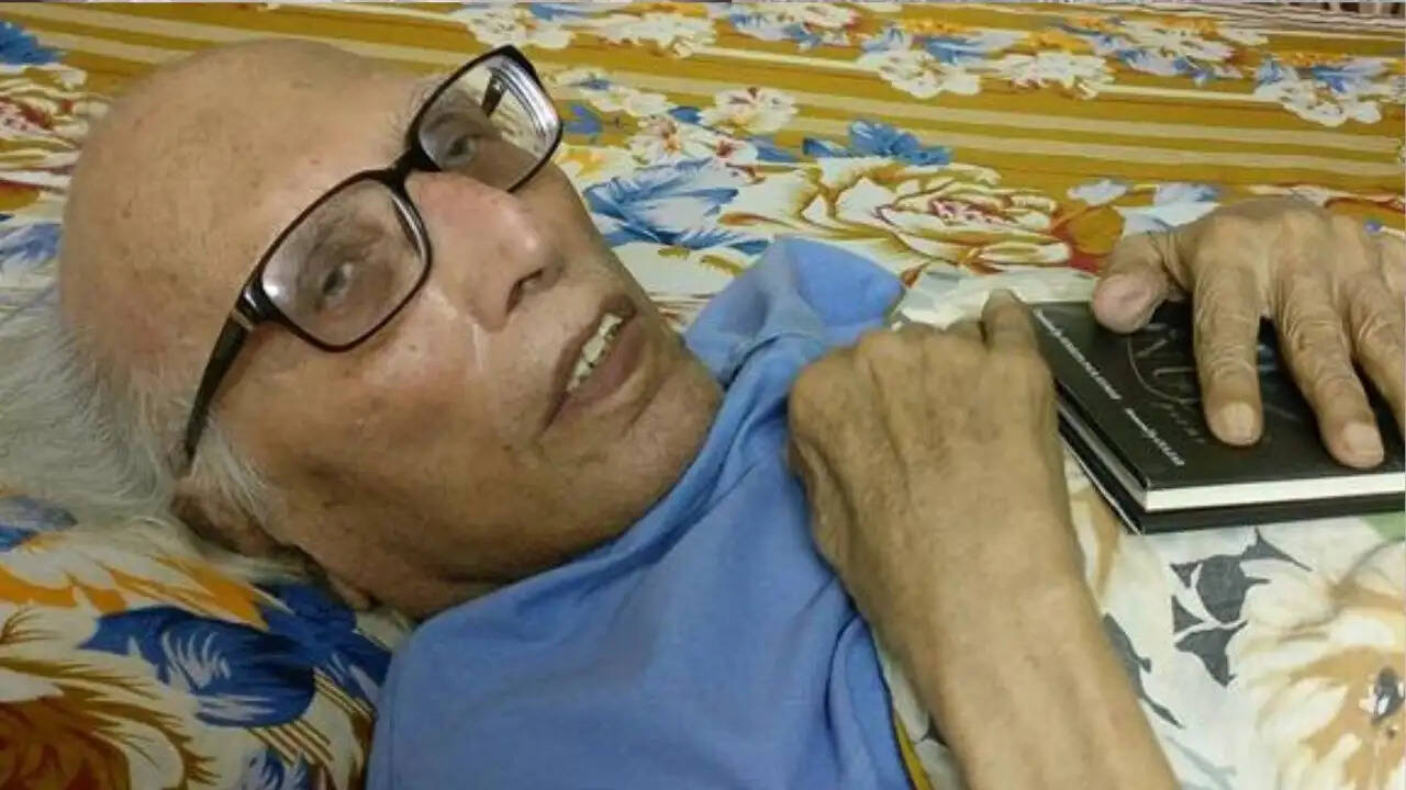 उर्दू शायरी के महानायक बशीर बद्र का निधन